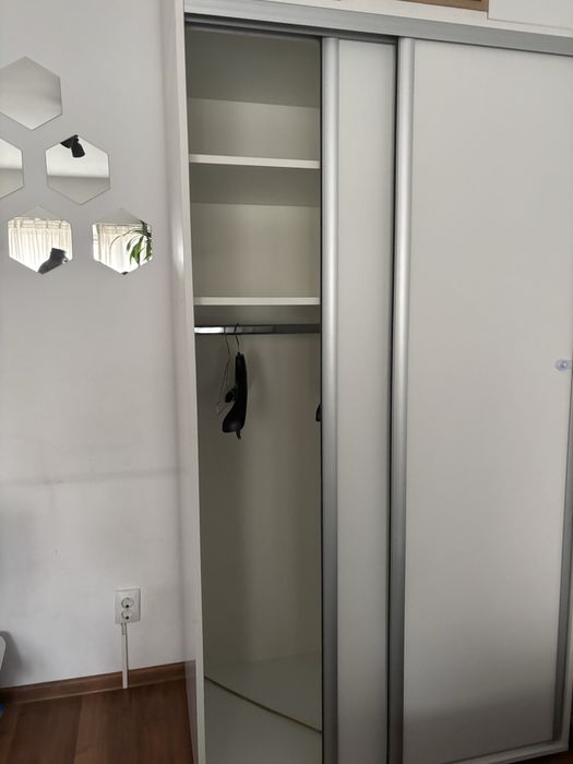 Dulap dressing usi glisante