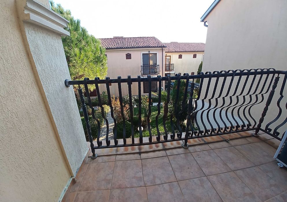 Дава се под наем Двустаен апартамент в к.к. Елените - 56 кв.м за 612 € - Снимка #3