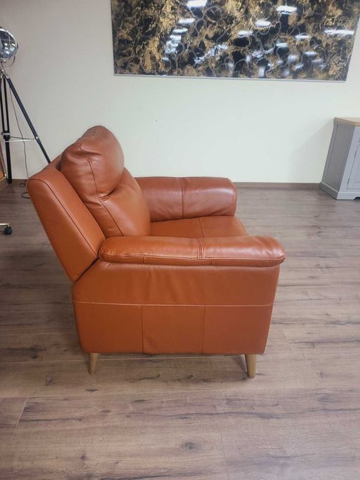 Кафяв кожен фотьойл