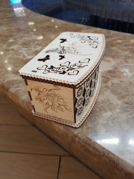 Весения шкатулка