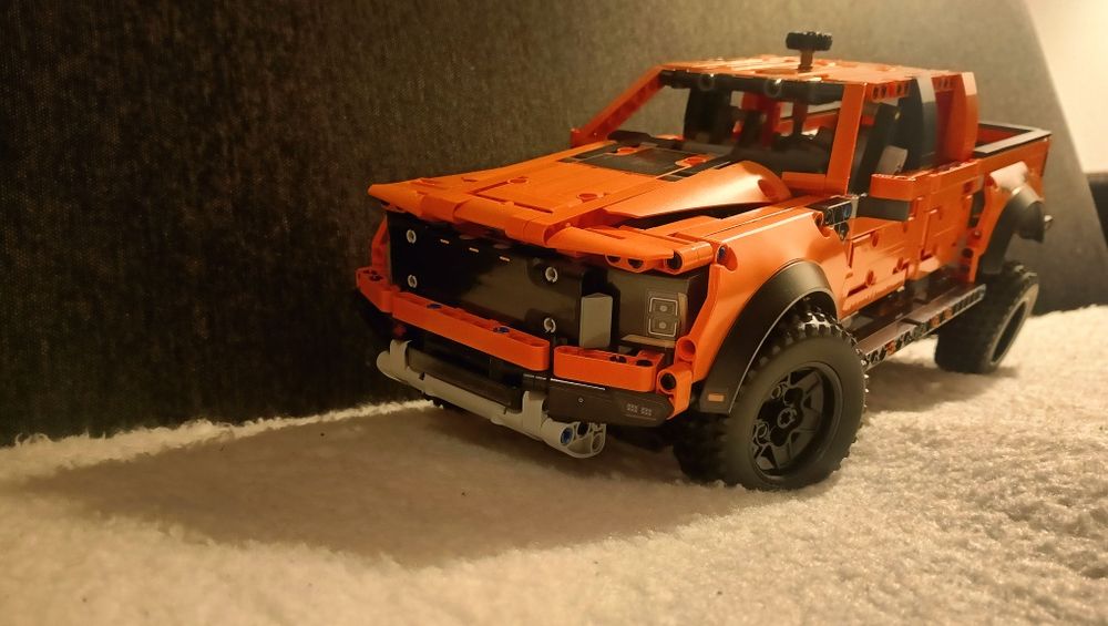 Ford Raptor de construit - tip Lego (copie dupa Lego) 1380+ piese