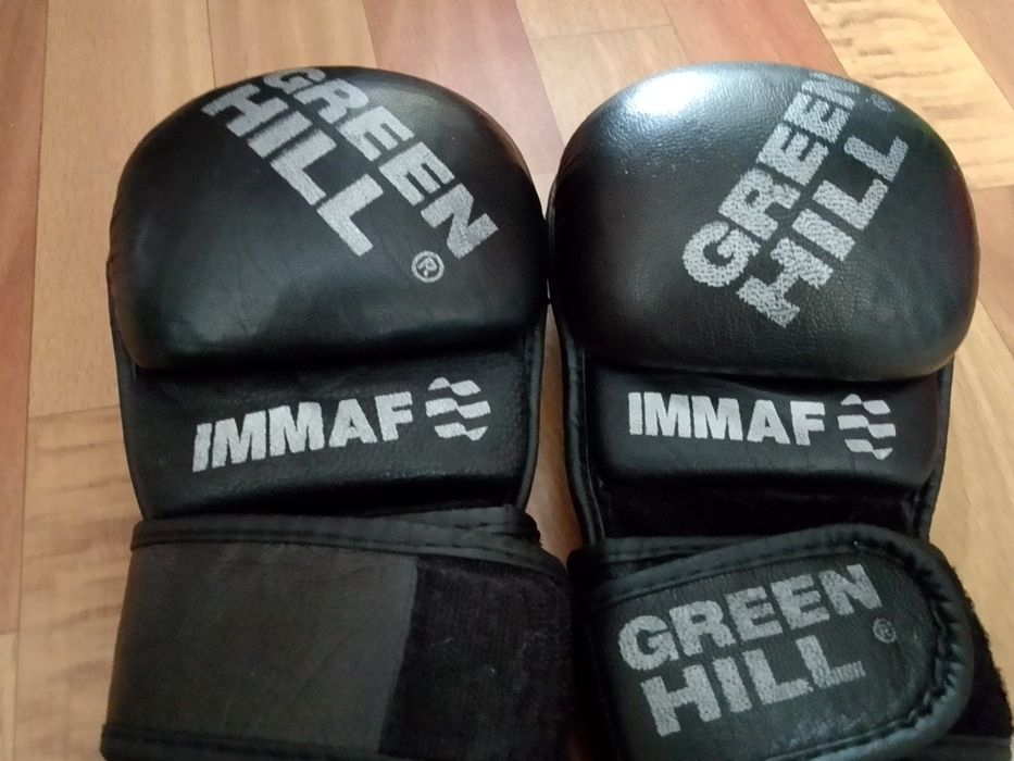 Перчатки для ММА