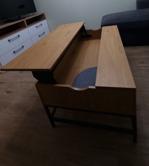 Маса за кафе с повдигащ се плот цвят топъл дъб