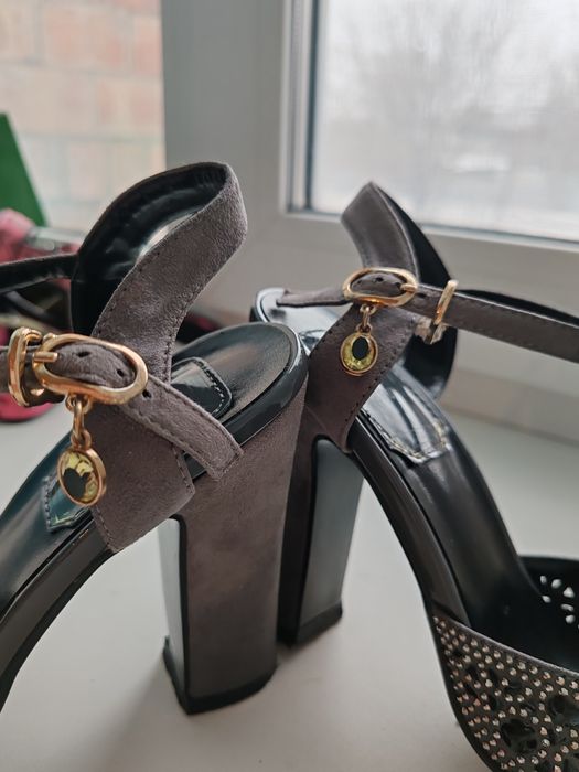 Продам туфли и босоножки б/у