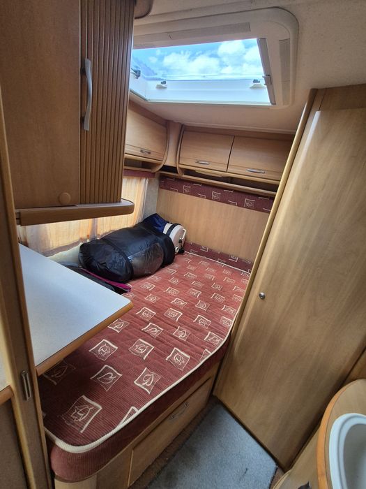 Rulota Swift Carisma 2006 4/5 locuri