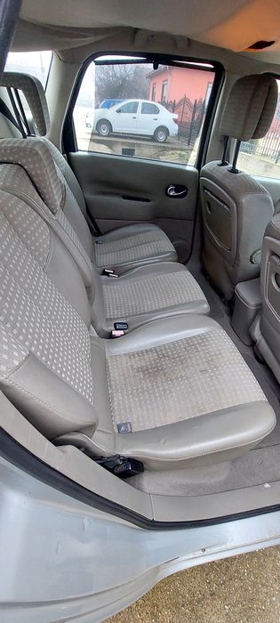 Vând Renault Megane Scenic an 2005