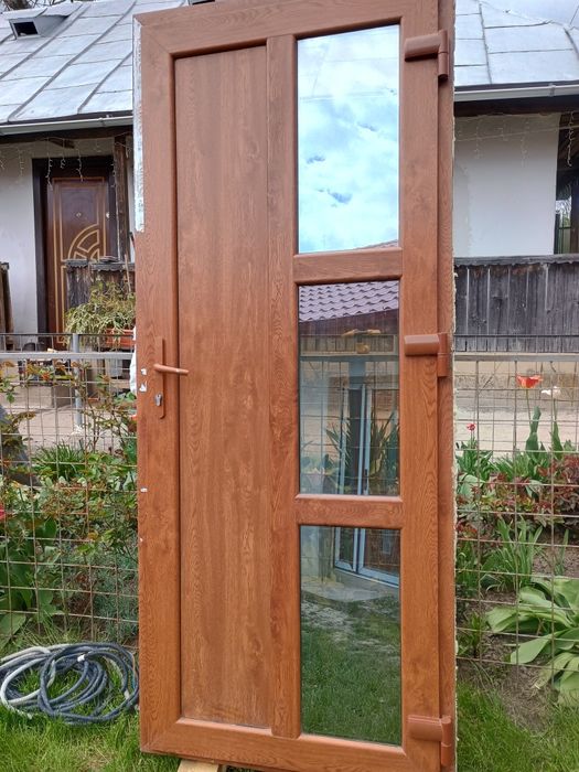 Vând Ușa exterior termopan