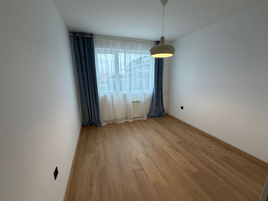 Светъл и просторен четиристаен апартамент в кв. Мусагеница