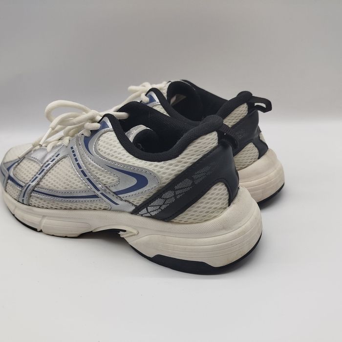 Женские кроссовки 38 размер