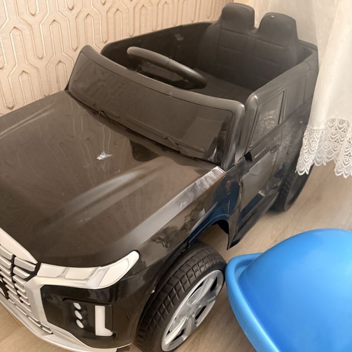 Продам детскую машину