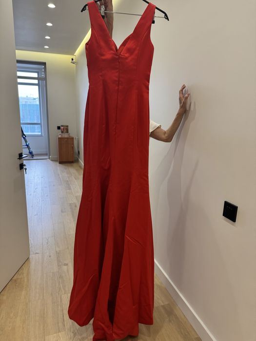 Продаем элегантное красное вечернее платье
