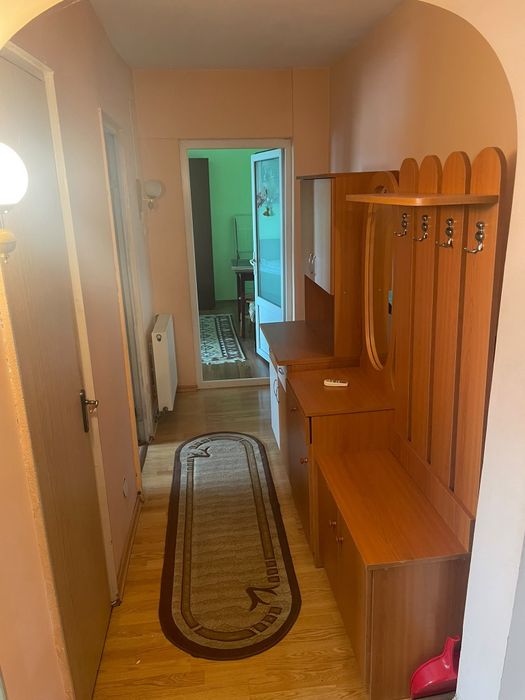 Vand apartament 2 camere.