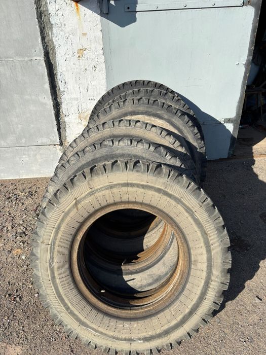 Продам резина зил 130. 9:00.