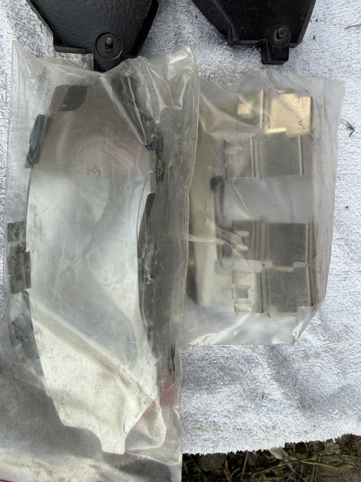 Нови предни накладки TRW GDB3372 Subaru Forester Legacy Outback Tribeca WRX