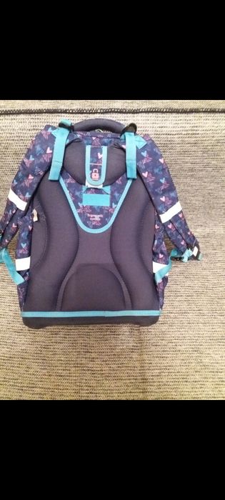 продам 2 школьных рюкзака