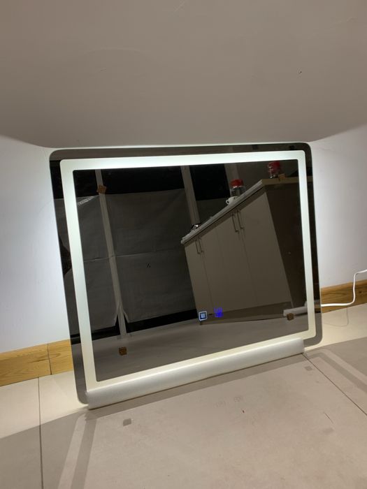 LED зеркало для ванной. Coco