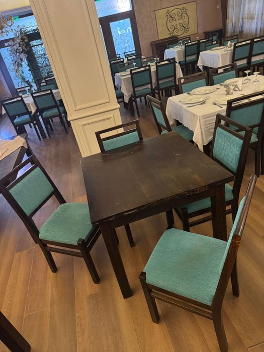 Scaune si  Mese din lemn masiv,pentru Restaurant