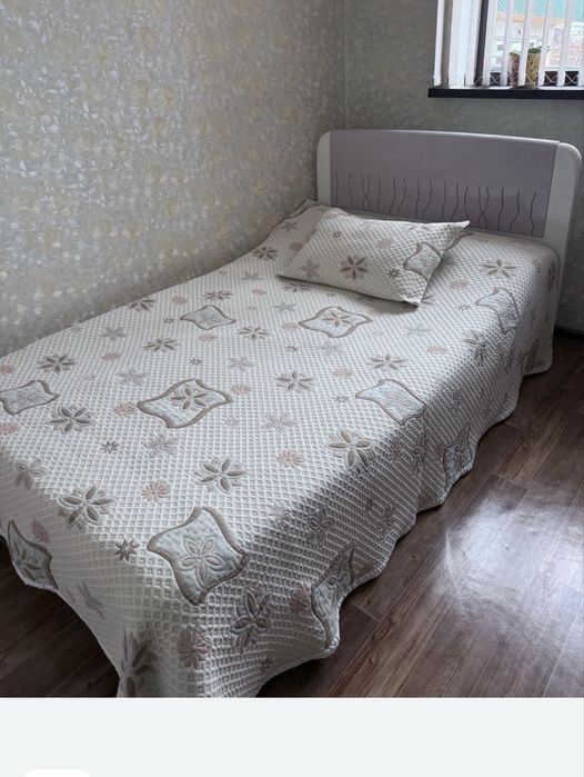 продам спальний гарнитур