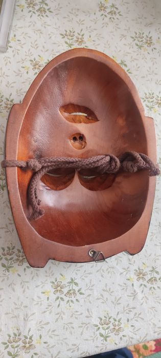 Маска, дерево, лак