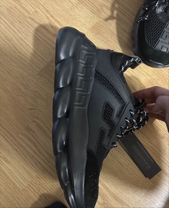 Versace chain reaction