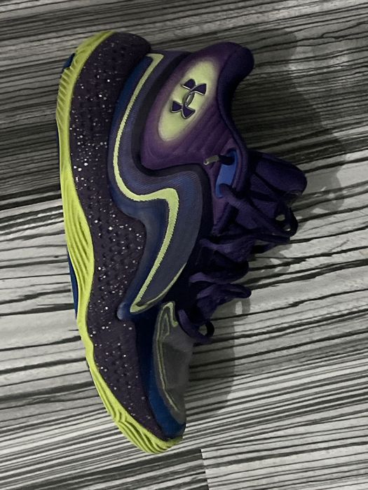 Under Armour Spawn 6 Mid basketball shoes mov