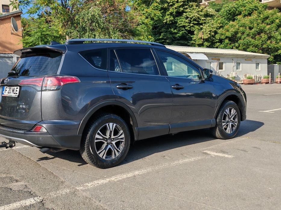 Vând Toyota RAV4