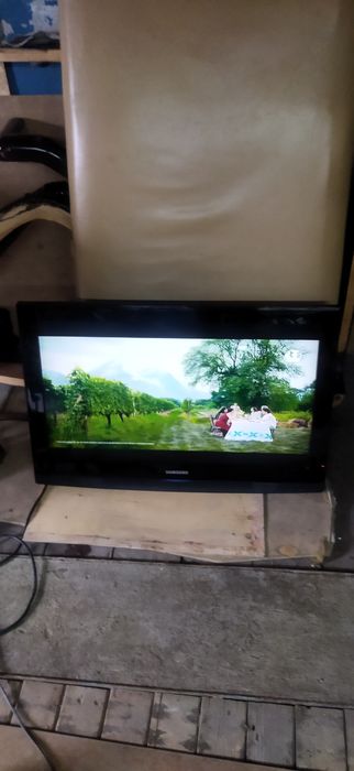 Телевизор Samsung 32 d