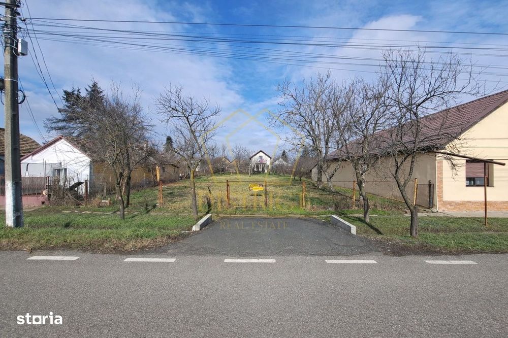Teren pretabil duplex sau individuala in vatra satului | Giarmata