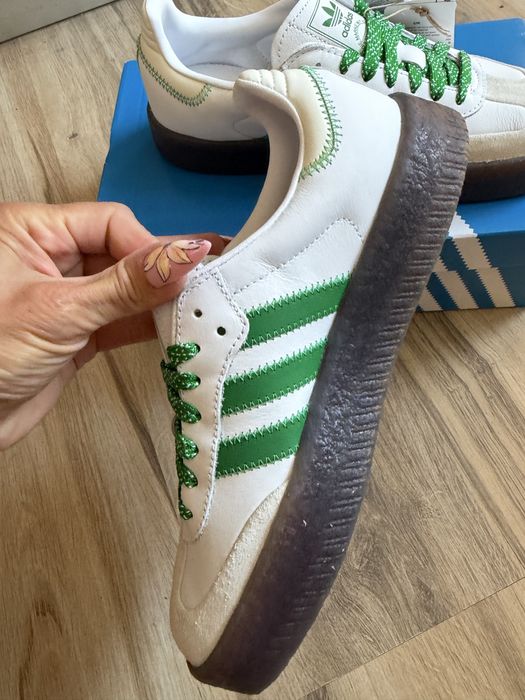 Оригинални нови кожени кецове Adidas Sambae ! 39,40 н