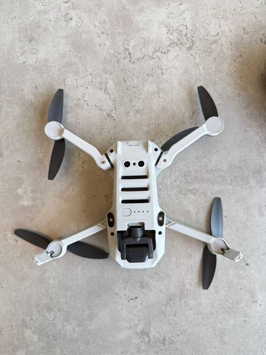 Дрон DJI Mini 2 Fly More Combo - Пълен комплект