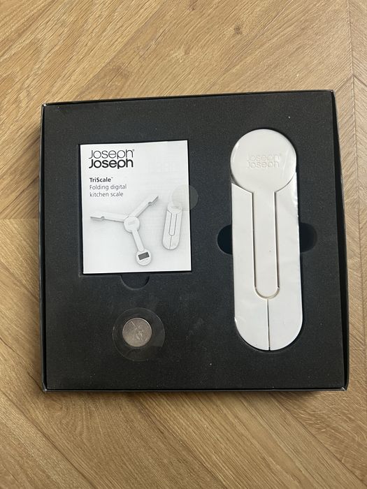 Дигитална кухненска везна TRISCALE, бяла, Joseph Joseph