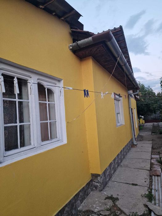 Casa de Vanzare + Gradina si anexe