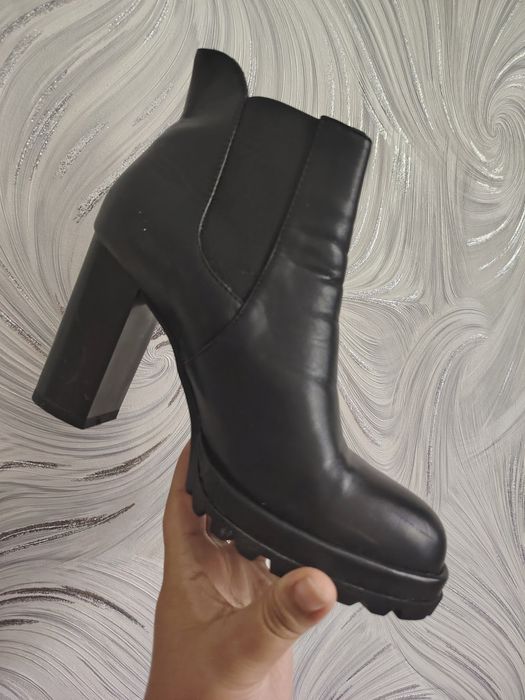 Продам осенние сапоги