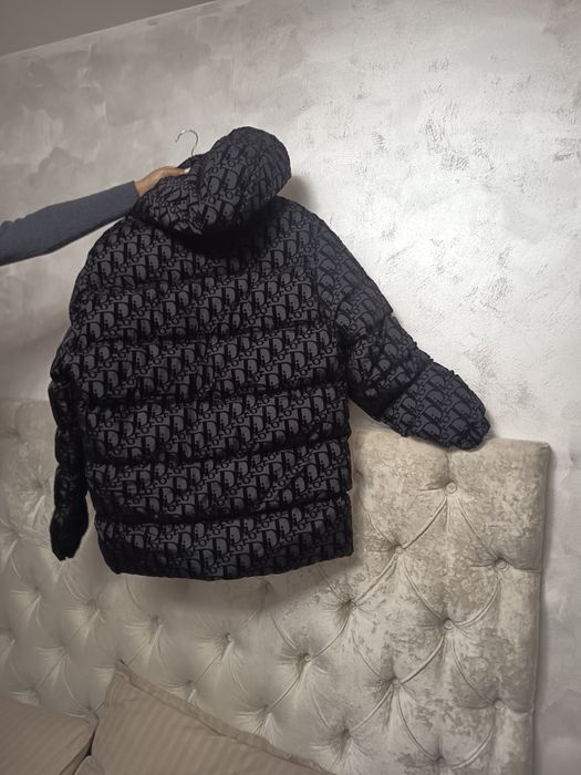 Vand 2 geci de la dior