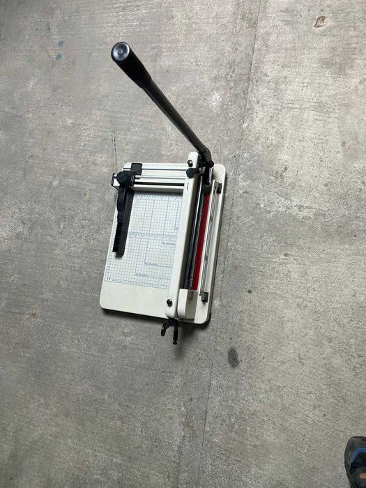 Резак для бумаги гельотино