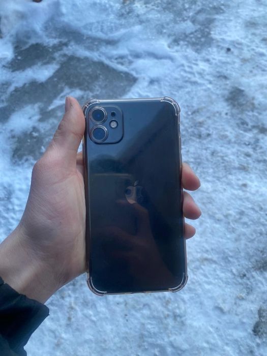 АЙФОН 11 64 гб .