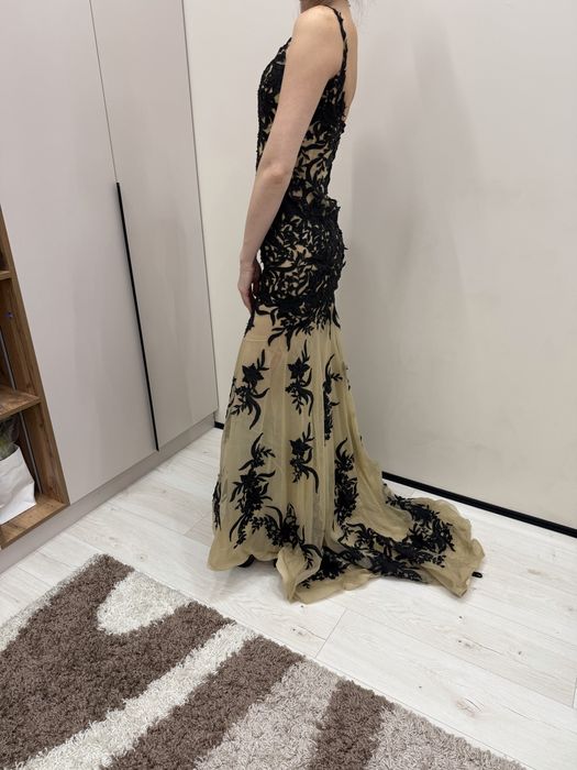 Вечернее платье