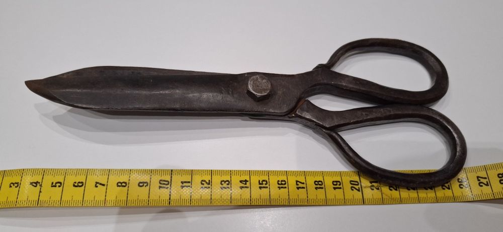 стара кована ножица