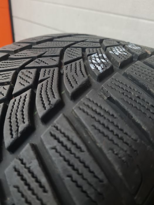 Зимни гуми 2 броя GOODYEAR UltraGrip 245 40 R18 дот 3518