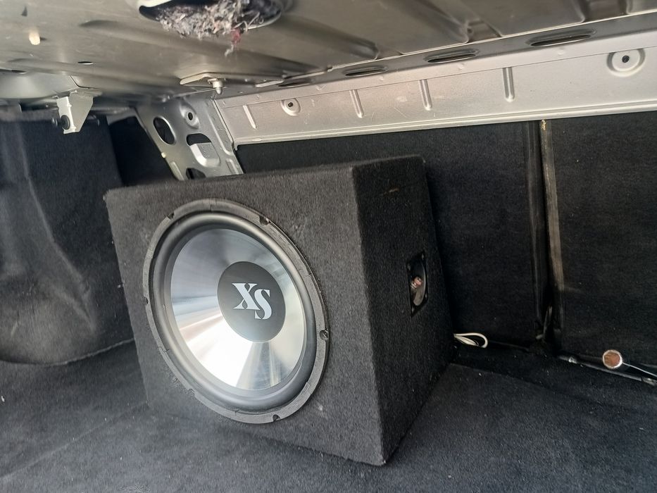 subwoofer auto se da cu proba la fata locului.