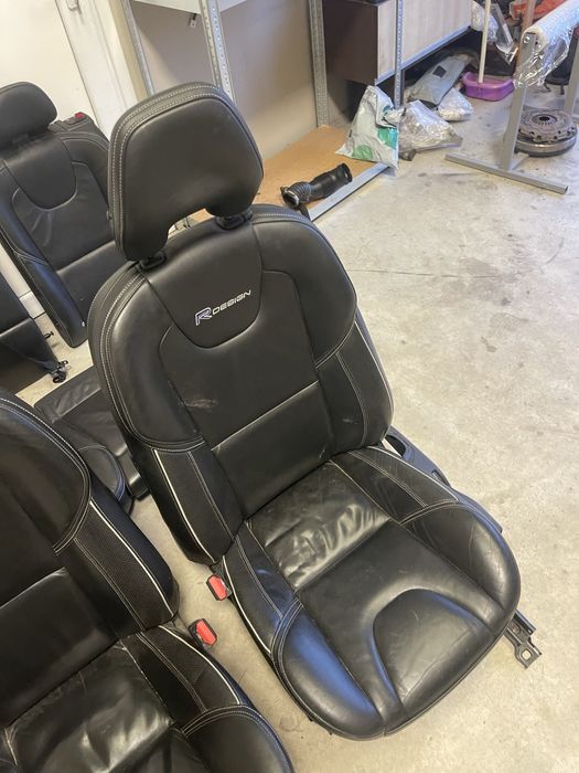 Седалки за Volvo V40 Rdesign