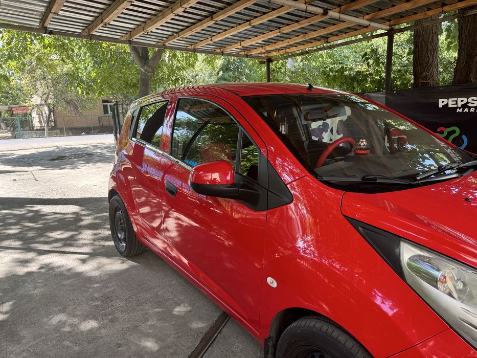 Спарк 2012  автомат пробег 165000