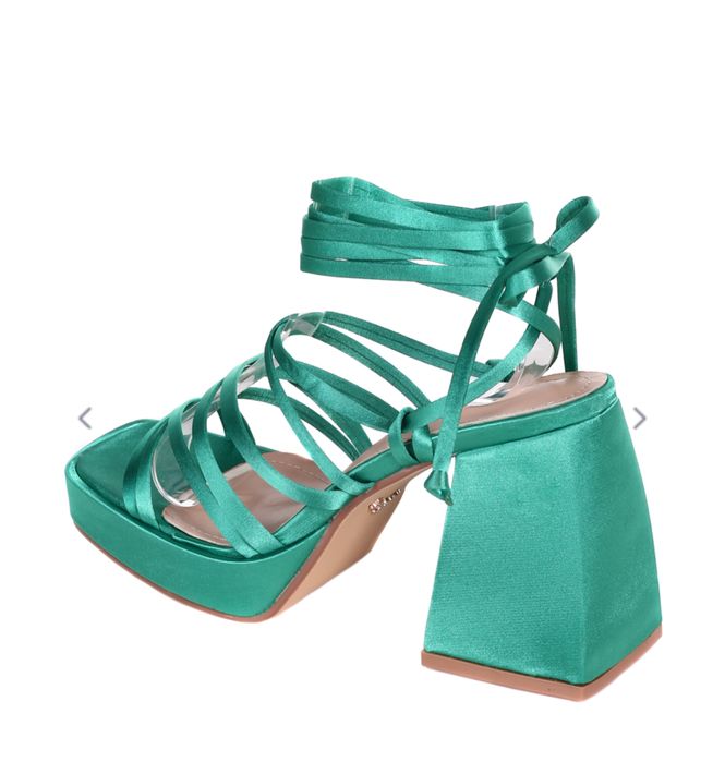 Елегантни дамски сандали с връзки на ток