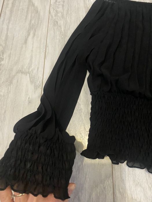 блуза с отворени рамена