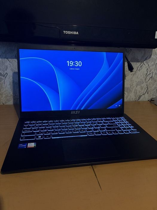 Лаптоп MSI Modern 15