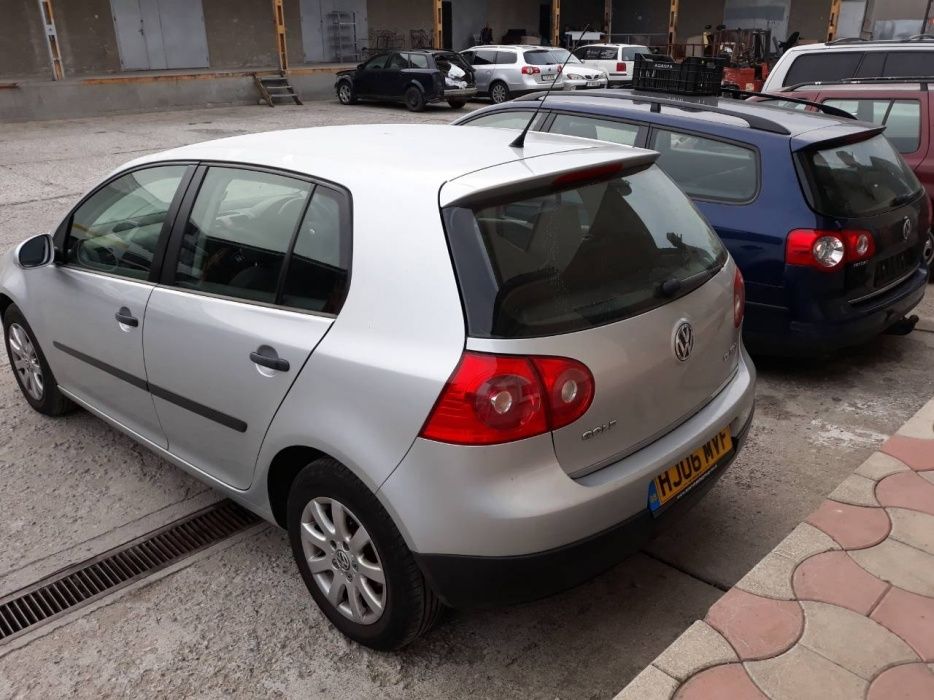 VW Golf 5 1.9TDI 105 к.с. BLS DSG На части