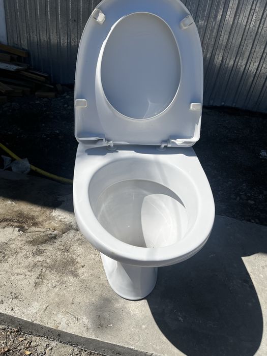 Продам унитаз керамика