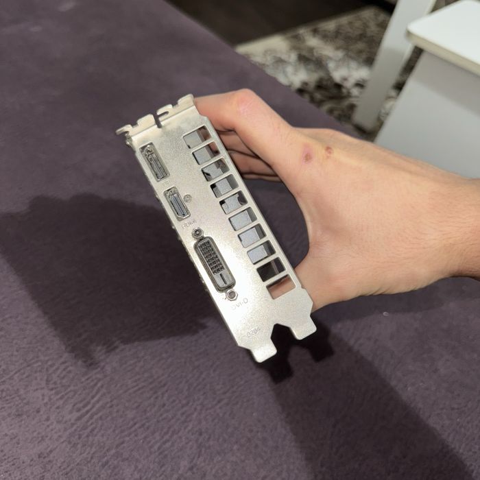 Видеокарта KFA2 GeForce GTX 1050 Ti 4Gb