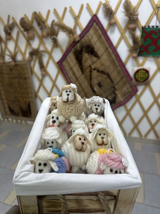 продаем игрушки сувениры ручной работы