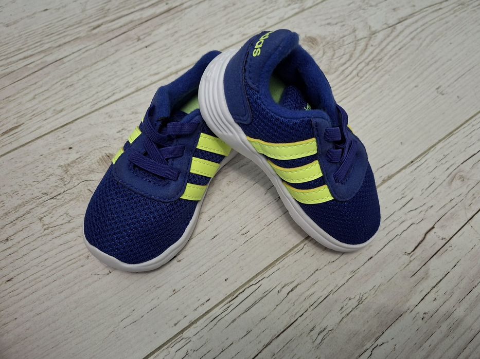 Adidas-Ориг. Детски маратонки Нови!!!